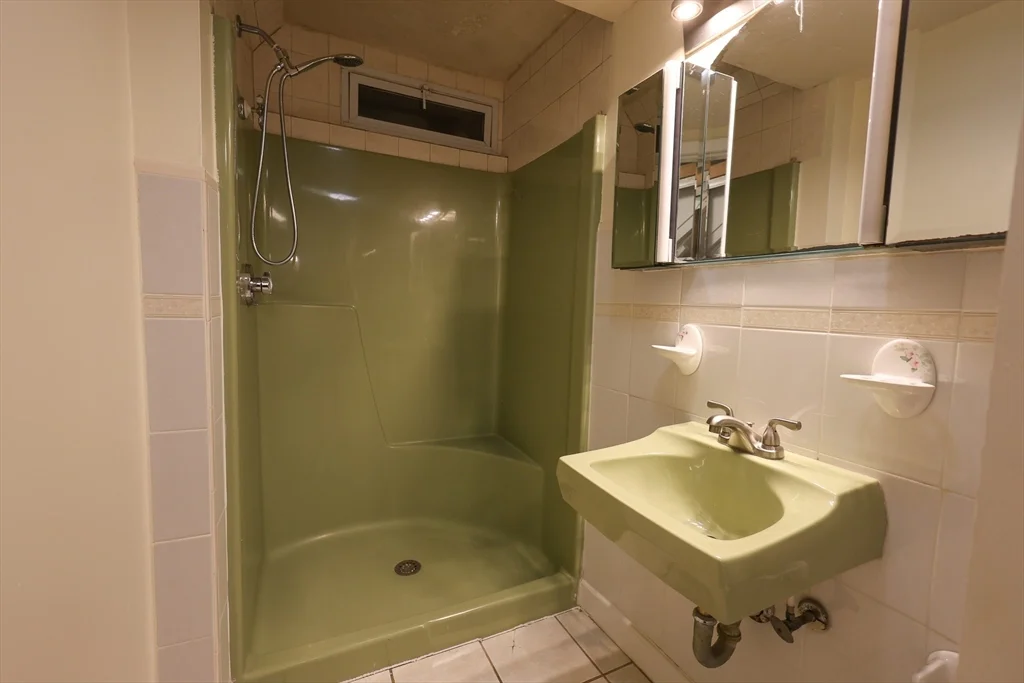 1 bed, 1 bath apartment for rent at 235 Savin Hill Ave Unit 1R, Dorchester — photo 13 of 13