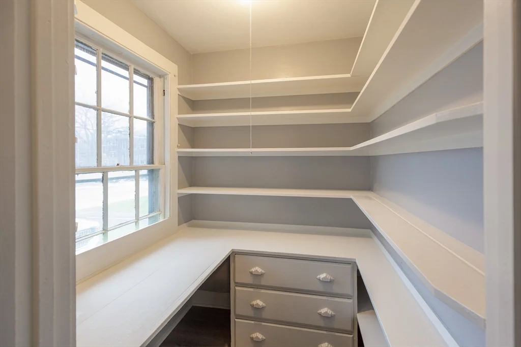 3 bed, 1 bath apartment for rent at 235 Standish Ave, Plymouth — photo 5 of 13