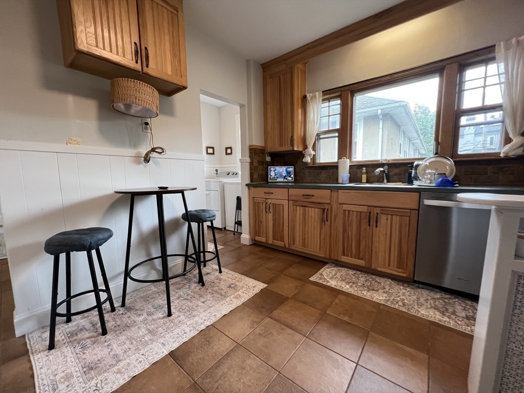 3 bed, 1 bath apartment for rent at 235 White St Unit 2, Belmont — photo 19 of 24