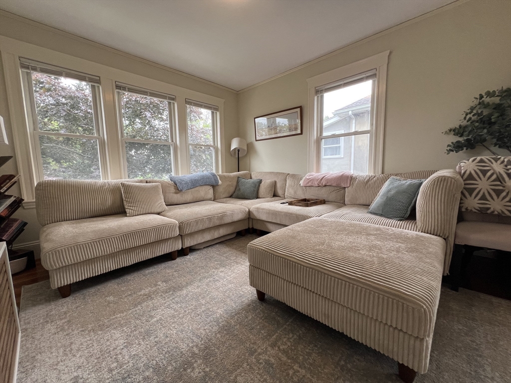 3 bed, 1 bath apartment for rent at 235 White St Unit 2, Belmont — photo 3 of 24