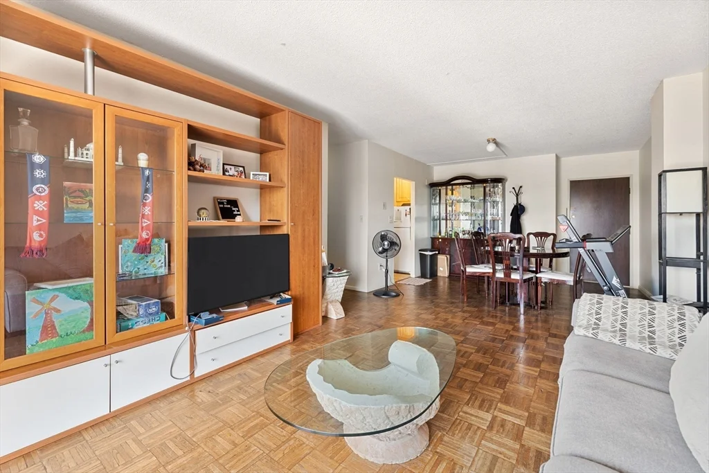 2 bed, 1 bath apartment for rent at 2353 Massachusetts Unit 72, North Cambridge — photo 3 of 16