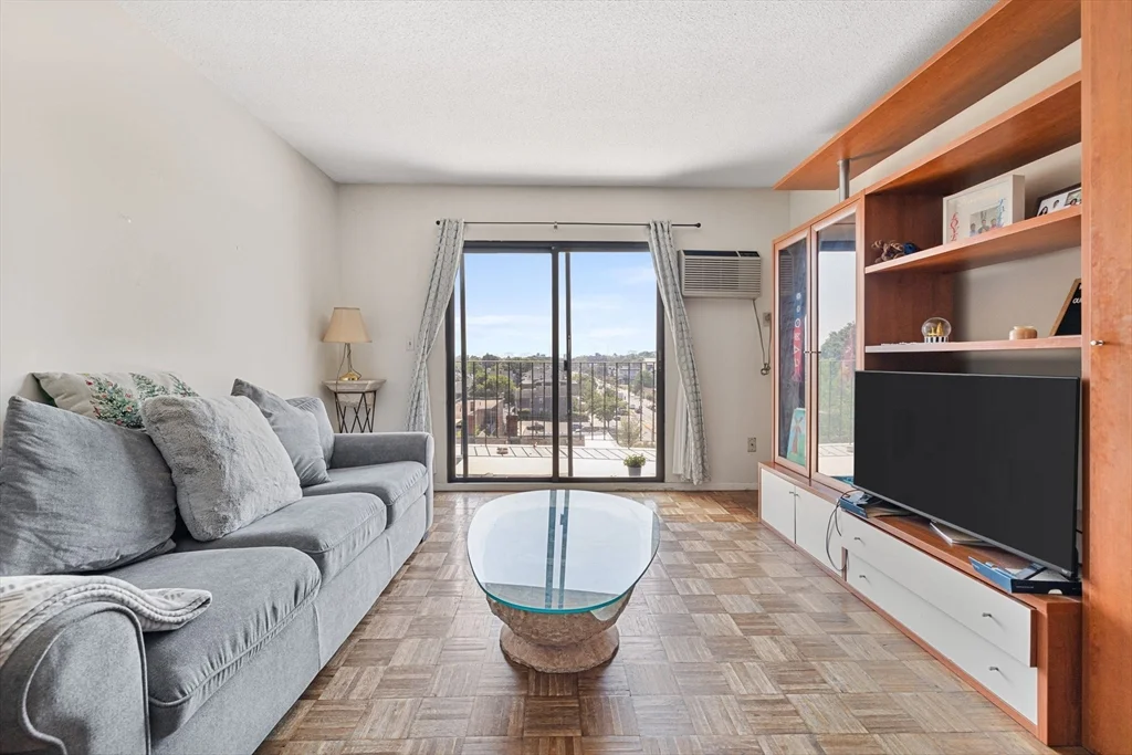 2 bed, 1 bath apartment for rent at 2353 Massachusetts Unit 72, North Cambridge