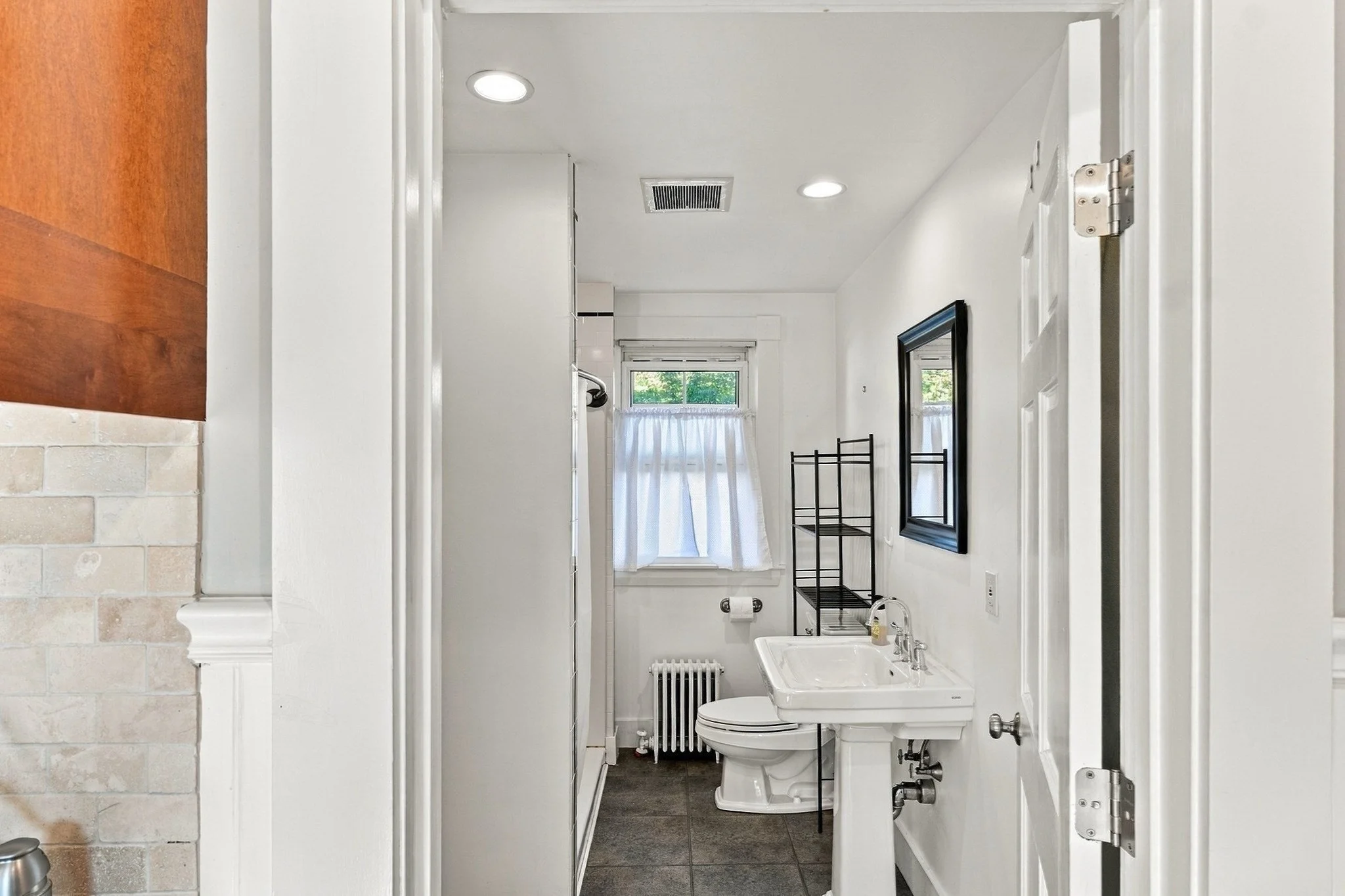 2 bed, 1 bath apartment for rent at 236 Bolton St Unit 1, Marlborough — photo 6 of 24