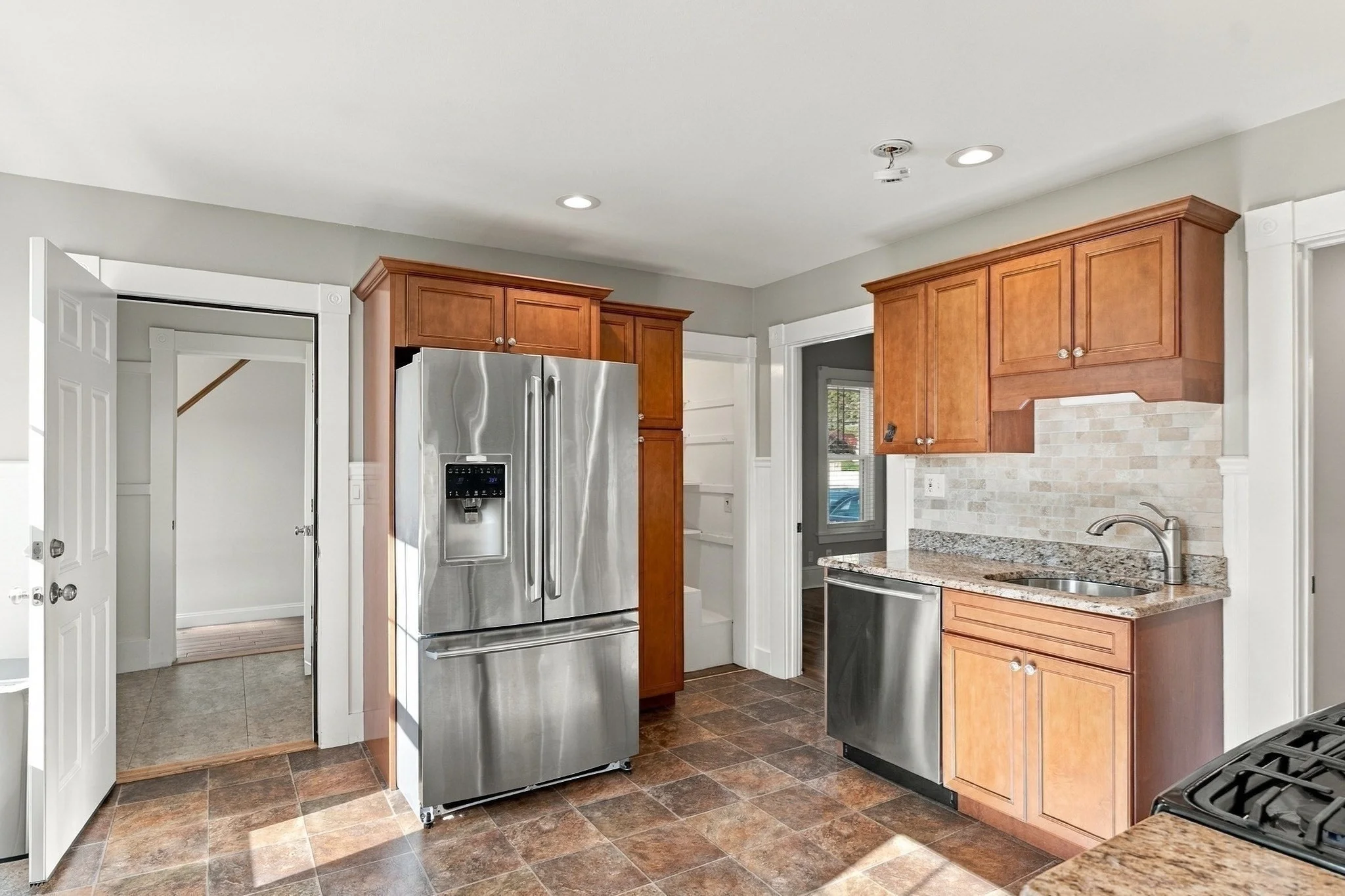 2 bed, 1 bath apartment for rent at 236 Bolton St Unit 1, Marlborough — photo 4 of 24