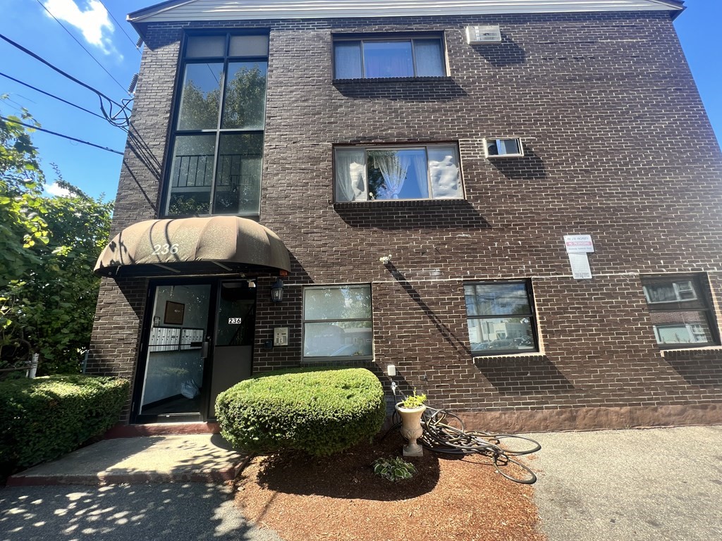 1 bed, 1 bath apartment for rent at 236 Broadway Unit 4, Malden — photo 15 of 17
