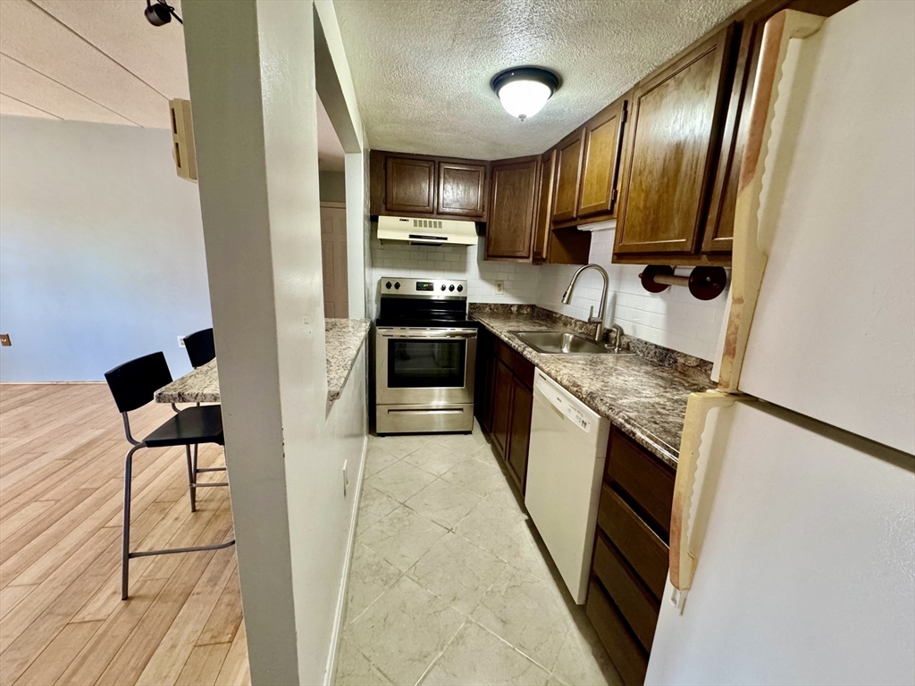 1 bed, 1 bath apartment for rent at 236 Broadway Unit 4, Malden