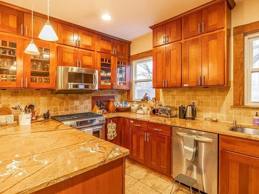 4 bed, 2 bath apartment for rent at 236 Concord Ave Unit 2, Observatory Hill — photo 1 of 12