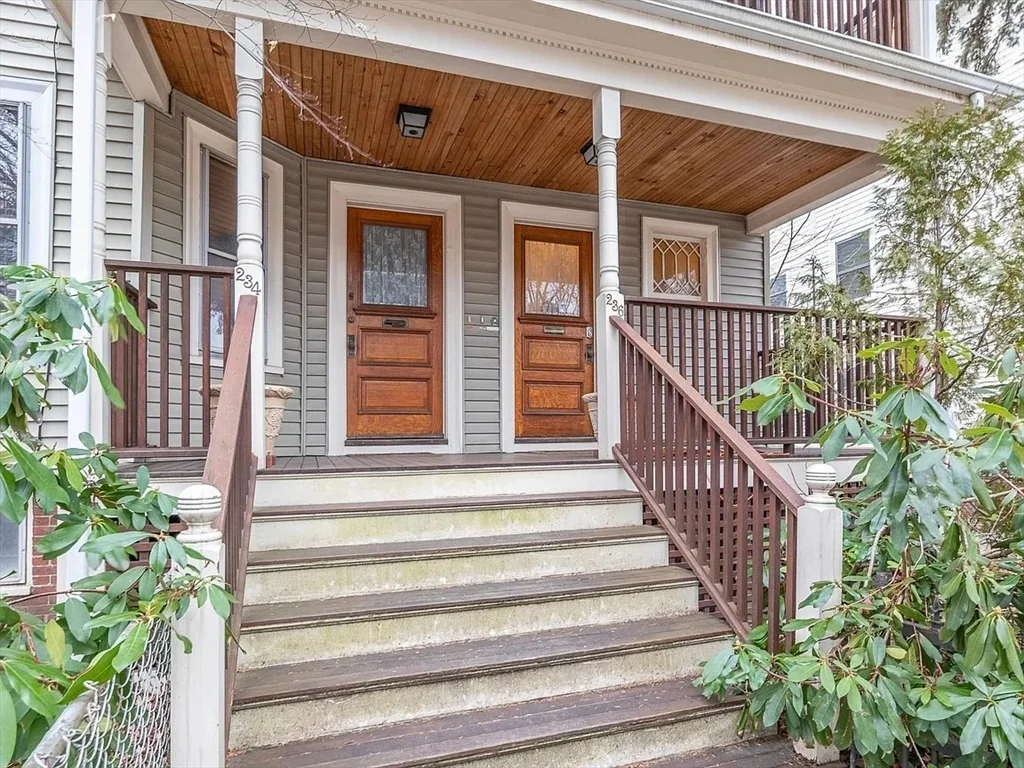 4 bed, 2 bath apartment for rent at 236 Concord Ave Unit 2, Observatory Hill — photo 4 of 12