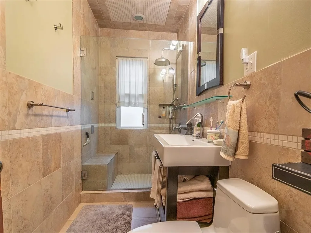 4 bed, 2 bath apartment for rent at 236 Concord Ave Unit 2, Observatory Hill — photo 6 of 12