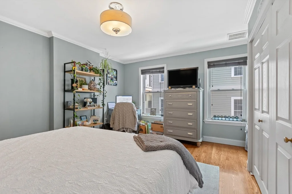 3 bed, 2 bath apartment for rent at 236 Gold St Unit 2, South Boston — photo 8 of 16