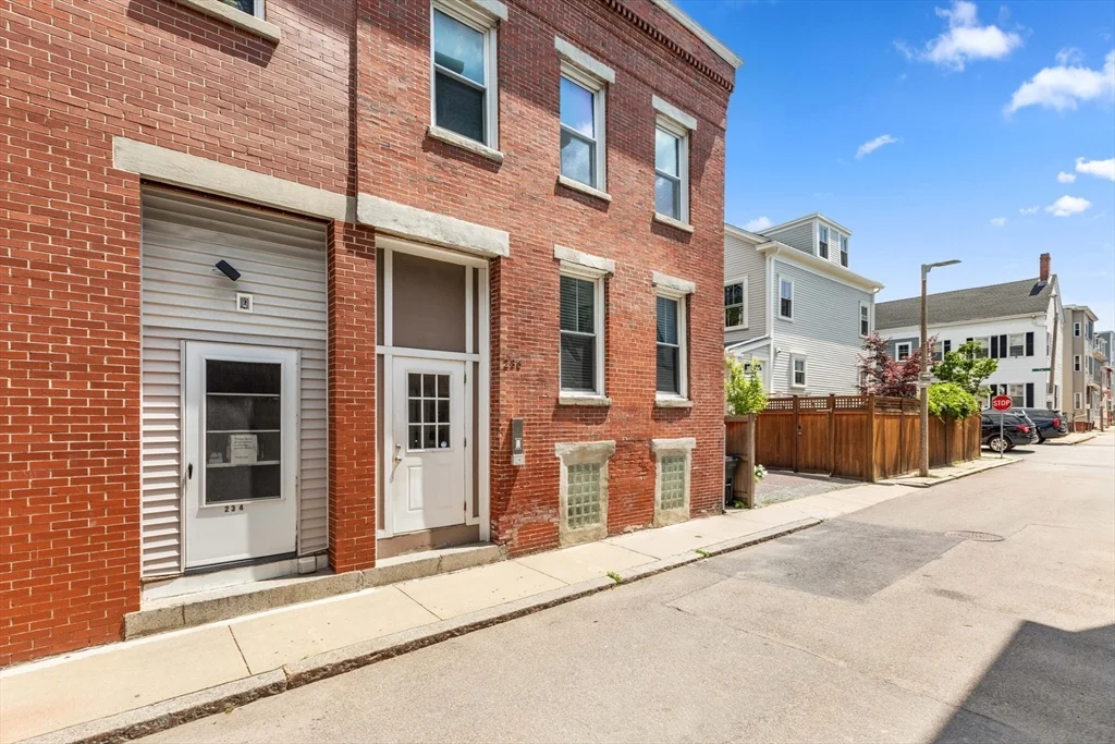 3 bed, 2 bath apartment for rent at 236 Gold St Unit 2, South Boston — photo 15 of 16