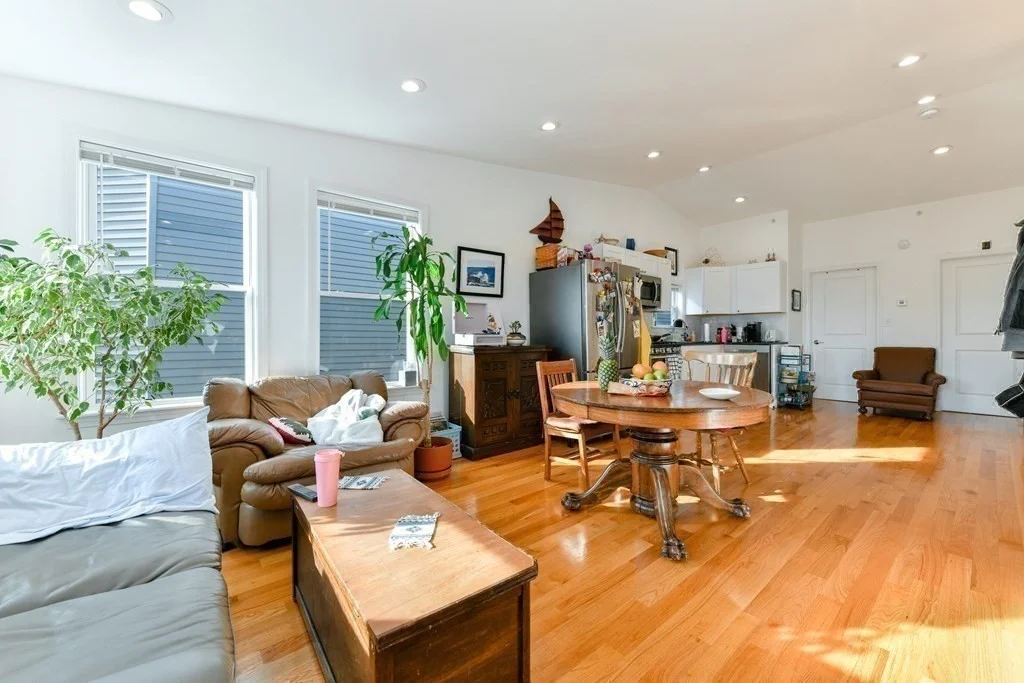 2 bed, 1 bath apartment for rent at 236 Havre St Unit 3, East Boston — photo 2 of 17