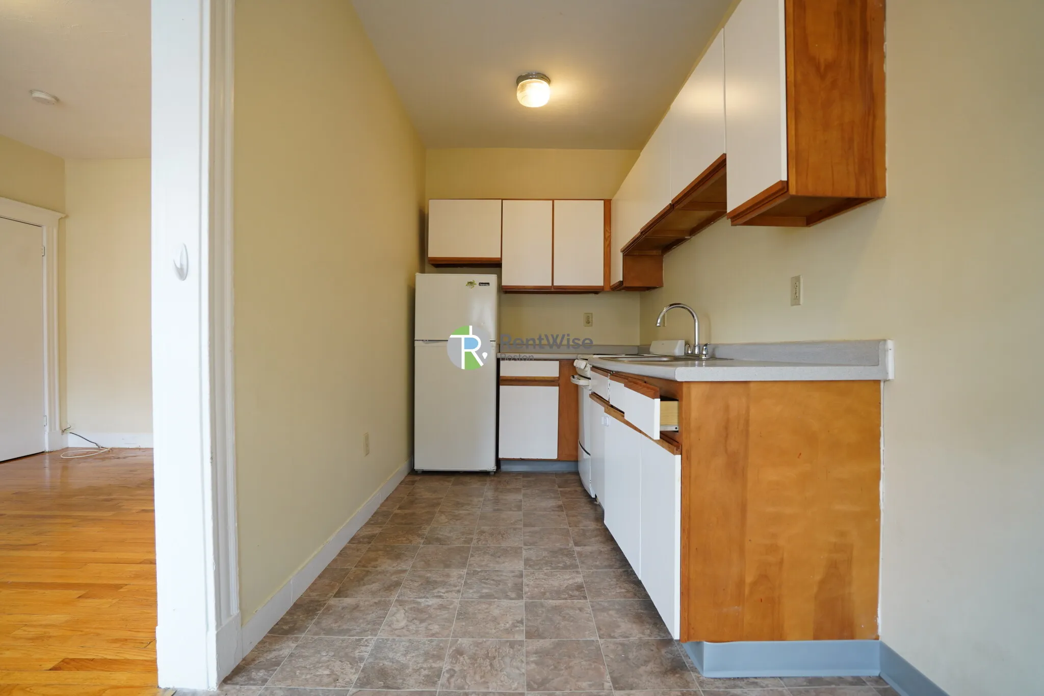 Studio bed, 1 bath apartment for rent at 236 Kelton St Unit 11, Allston — photo 6 of 13