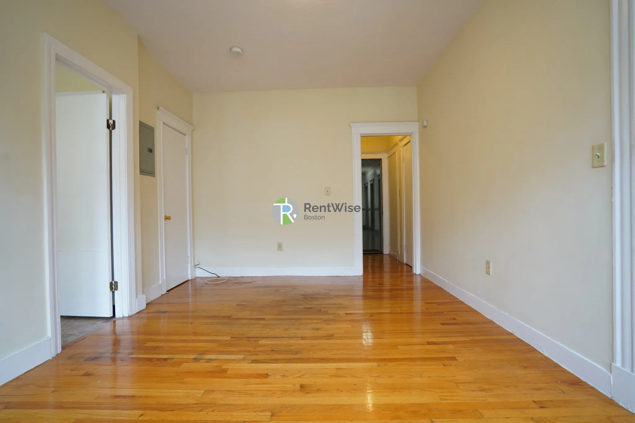 Studio bed, 1 bath apartment for rent at 236 Kelton St Unit 11, Allston — photo 4 of 13