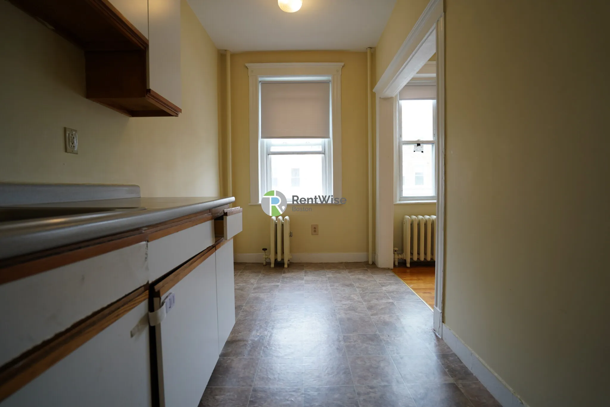 Studio bed, 1 bath apartment for rent at 236 Kelton St Unit 11, Allston — photo 8 of 13