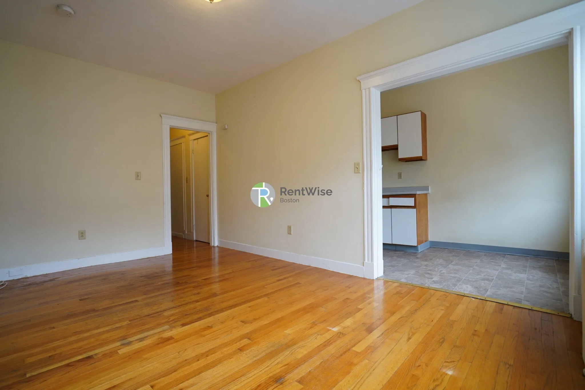 Studio bed, 1 bath apartment for rent at 236 Kelton St Unit 11, Allston — photo 5 of 13