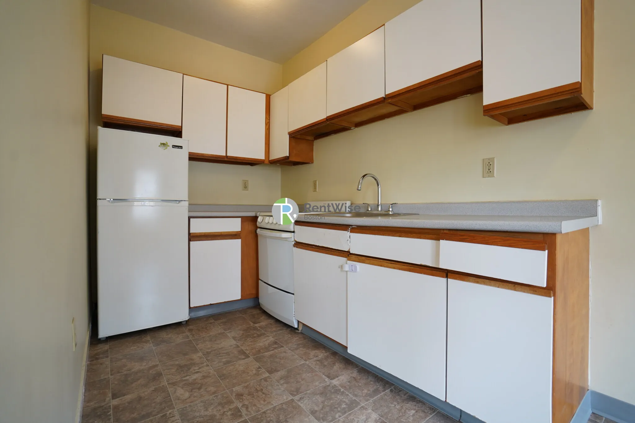 Studio bed, 1 bath apartment for rent at 236 Kelton St Unit 11, Allston — photo 7 of 13