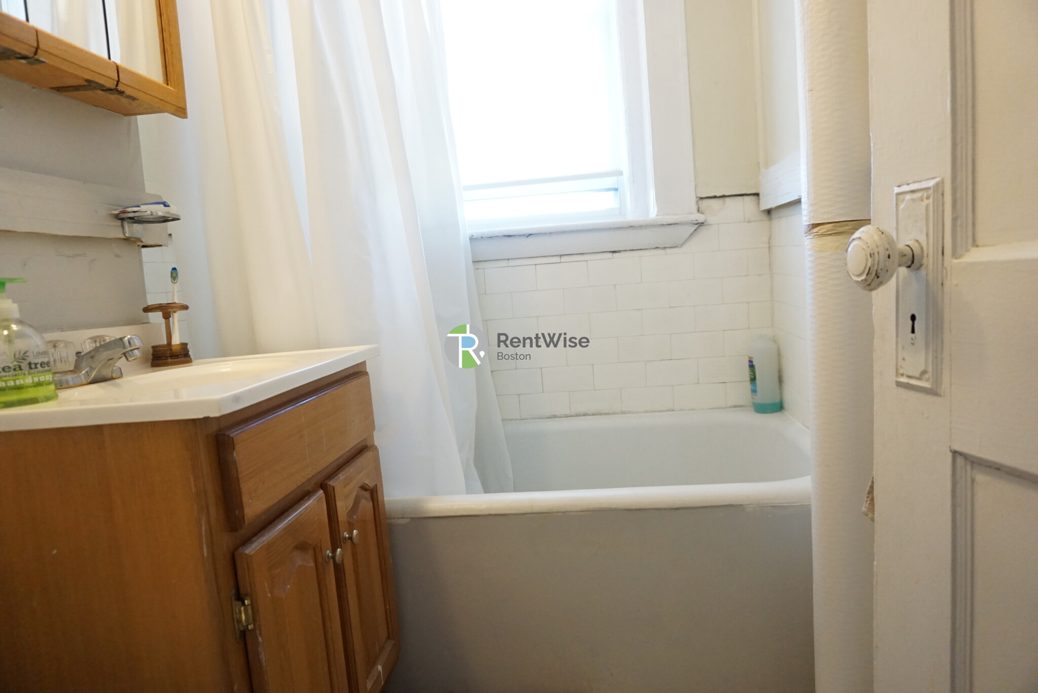 Studio bed, 1 bath apartment for rent at 236 Kelton St Unit 4, Allston — photo 7 of 14