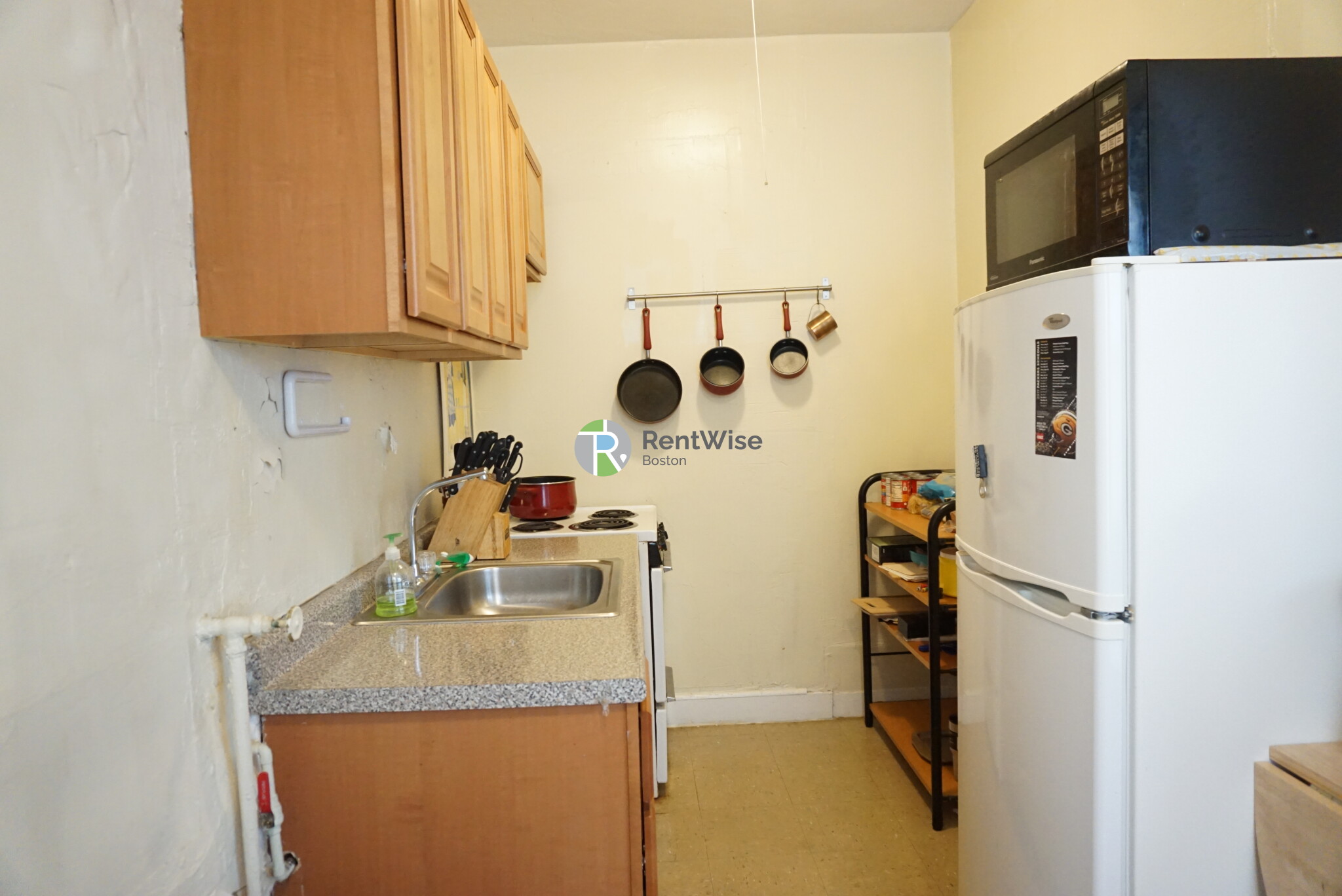 Studio bed, 1 bath apartment for rent at 236 Kelton St Unit 4, Allston — photo 5 of 14