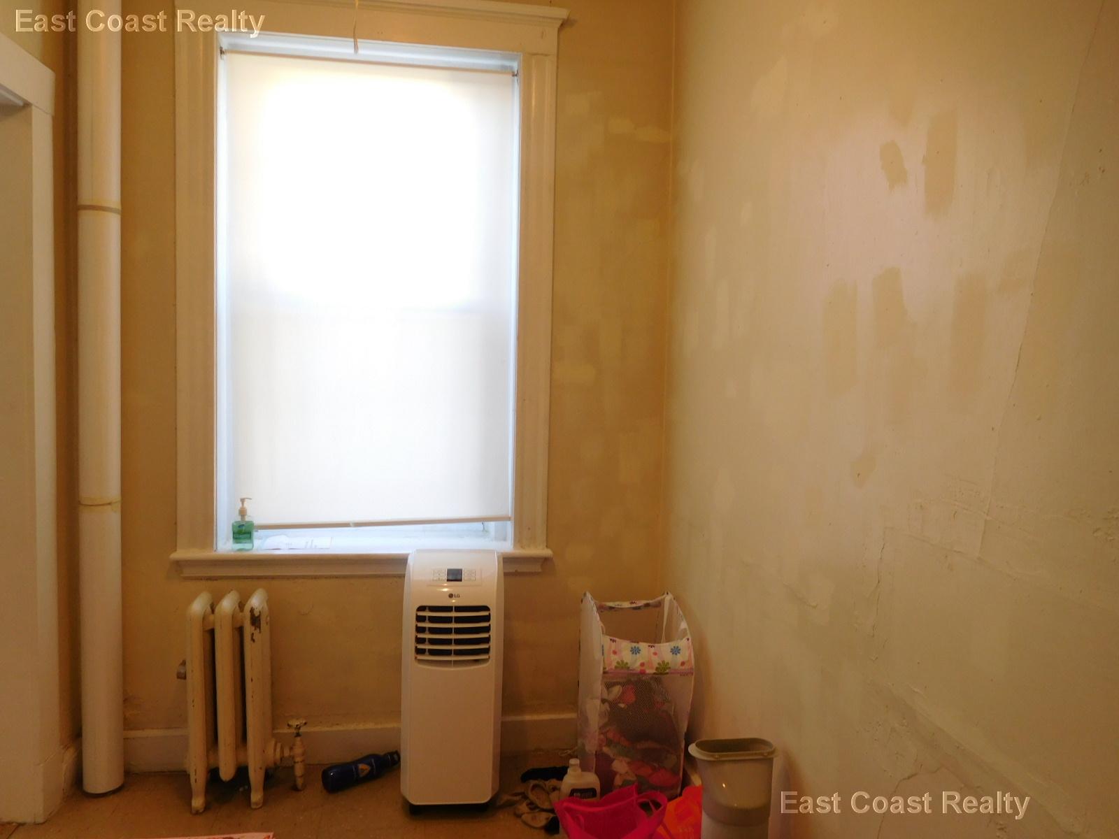 Studio bed, 1 bath apartment for rent at 236 Kelton St Unit 4, Allston — photo 11 of 14