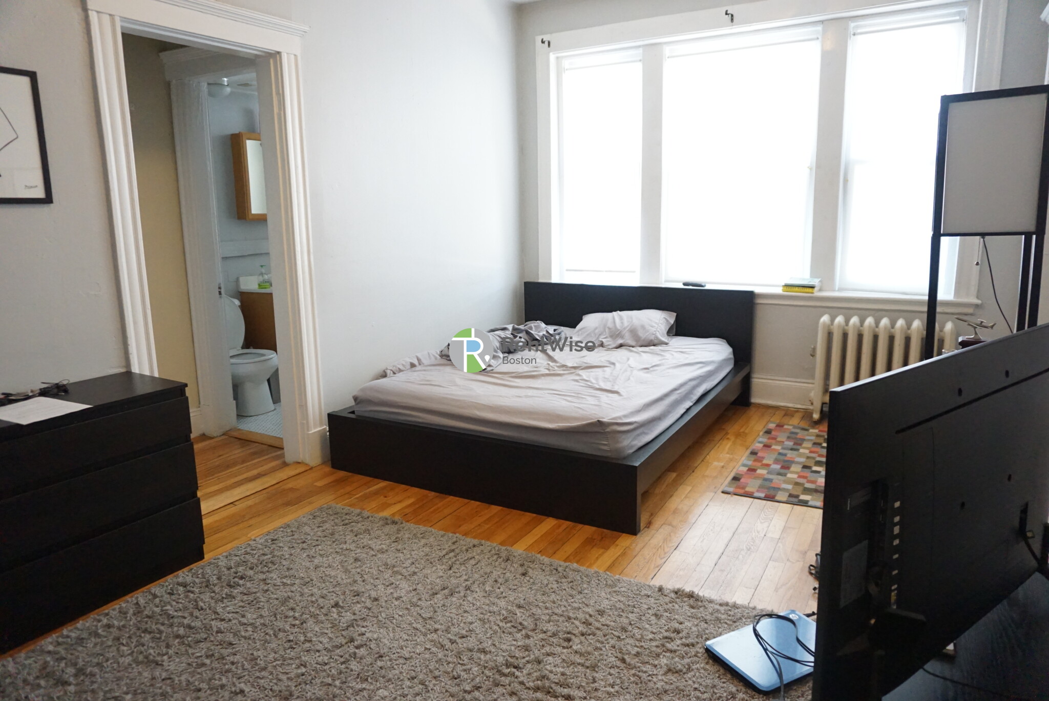 Studio bed, 1 bath apartment for rent at 236 Kelton St Unit 4, Allston