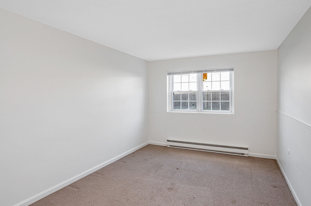 1 bed, 1 bath apartment for rent at 236 Low St Unit 6, Newburyport — photo 7 of 14