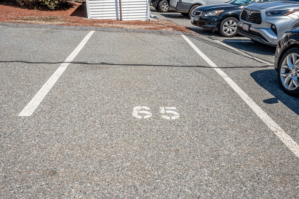 1 bed, 1 bath apartment for rent at 236 Low St Unit 6, Newburyport — photo 13 of 14