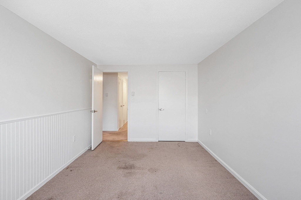 1 bed, 1 bath apartment for rent at 236 Low St Unit 6, Newburyport — photo 9 of 14
