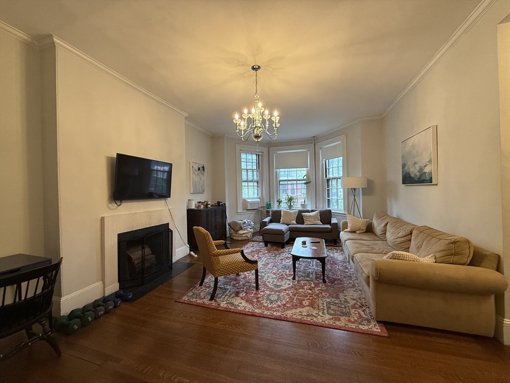 2 bed, 2 bath apartment for rent at 236 Marlborough St Unit 4, Back Bay — photo 2 of 28
