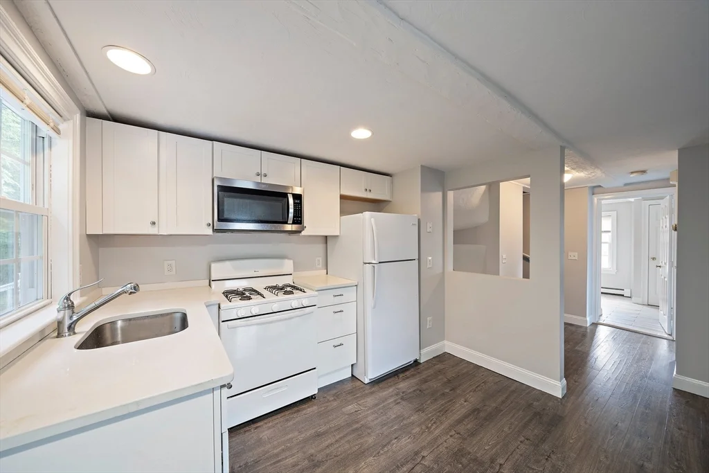 2 bed, 1 bath apartment for rent at 236 Neponset St Unit 2, Canton — photo 4 of 27