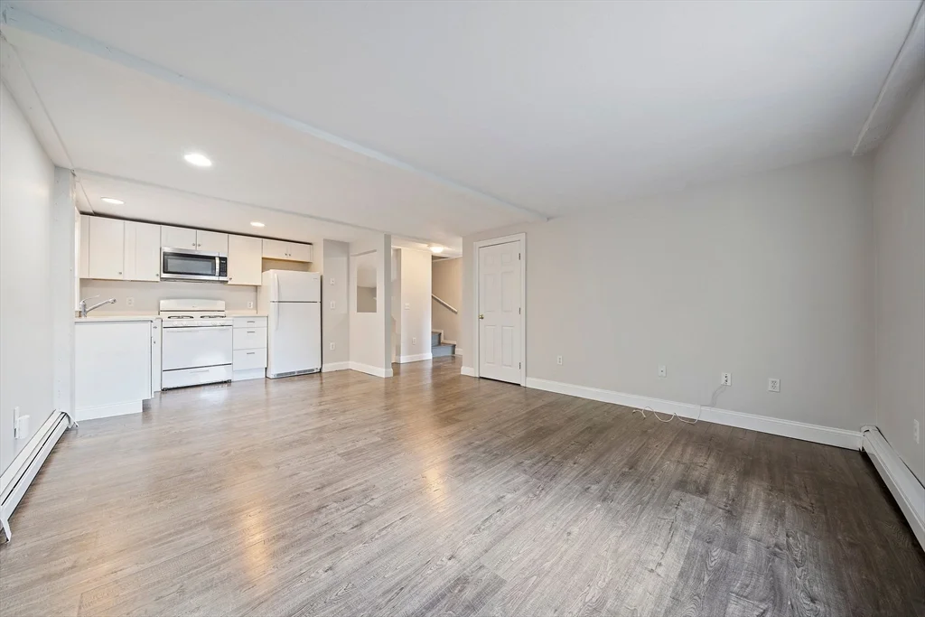 2 bed, 1 bath apartment for rent at 236 Neponset St Unit 2, Canton — photo 6 of 27