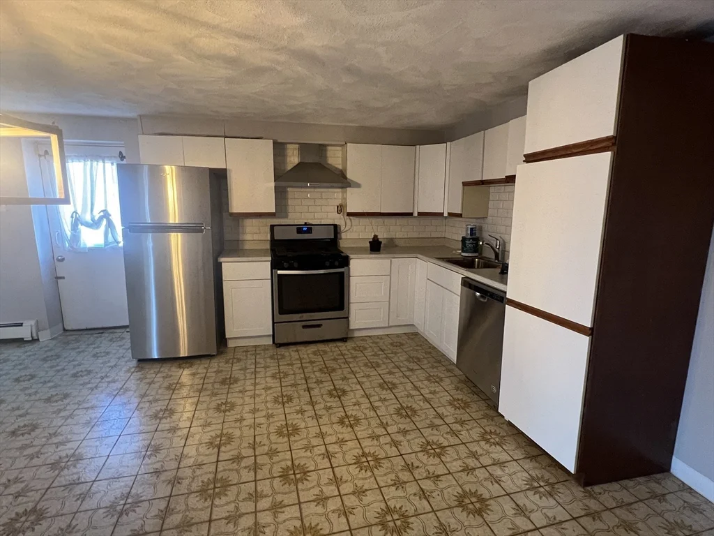 3 bed, 2 bath apartment for rent at 236 Palfrey St Unit 236, Watertown — photo 6 of 16