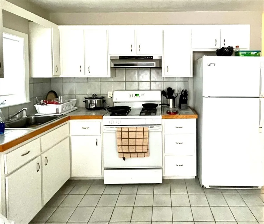 1 bed, 1 bath apartment for rent at 236 Princeton St Unit 1, East Boston — photo 1 of 5