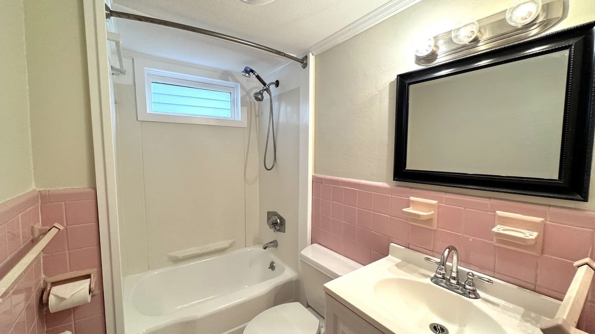 1 bed, 1 bath apartment for rent at 236 Washington St Unit 3, East Boston — photo 8 of 15