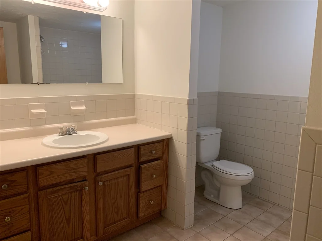 1 bed, 1 bath apartment for rent at 2366 Commonwealth Ave Unit 1-3, Newton — photo 7 of 7