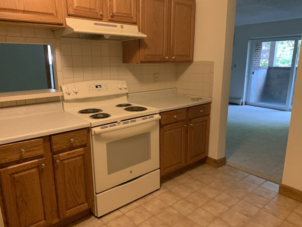 1 bed, 1 bath apartment for rent at 2366 Commonwealth Ave Unit 1-3, Newton — photo 3 of 7
