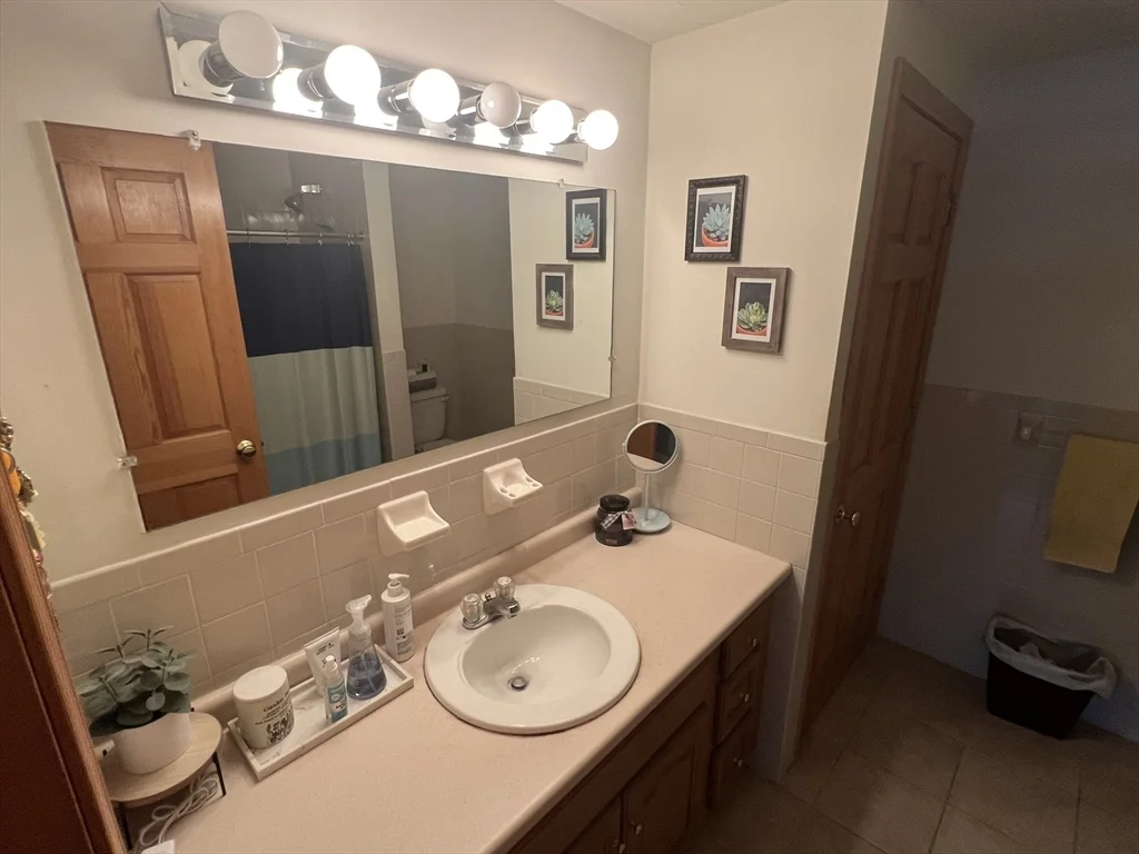 1 bed, 1 bath apartment for rent at 2366 Commonwealth Ave Unit 1-4, Auburndale — photo 6 of 7