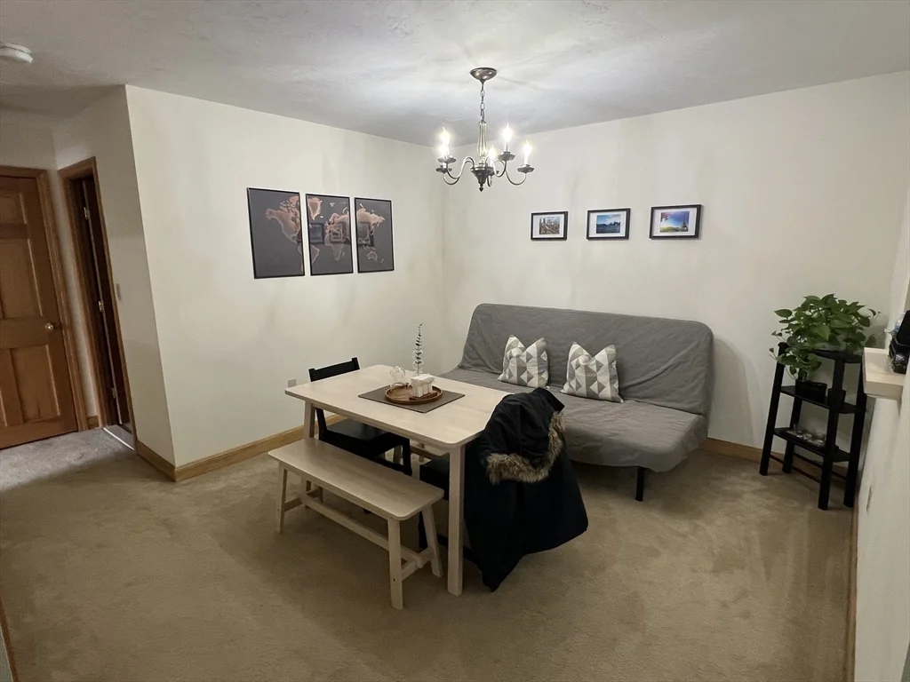 1 bed, 1 bath apartment for rent at 2366 Commonwealth Ave Unit 2-3, Auburndale — photo 2 of 6