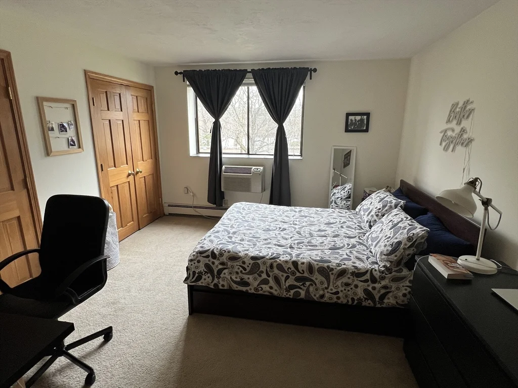 1 bed, 1 bath apartment for rent at 2366 Commonwealth Ave Unit 2-3, Auburndale — photo 3 of 6