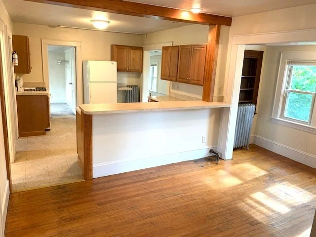 4 bed, 1 bath apartment for rent at 237 Bridge St Unit N/A, Northampton — photo 6 of 14