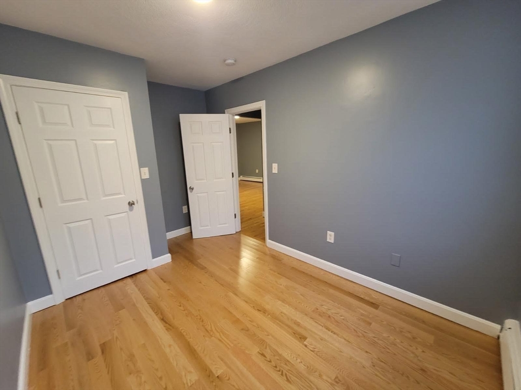 3 bed, 1 bath apartment for rent at 237 Chestnut St Unit 3, Chelsea — photo 9 of 10