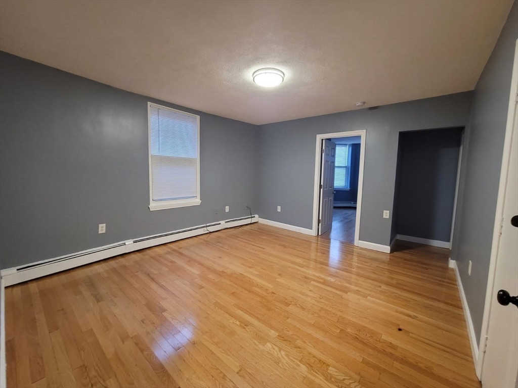 3 bed, 1 bath apartment for rent at 237 Chestnut St Unit 3, Chelsea — photo 4 of 10