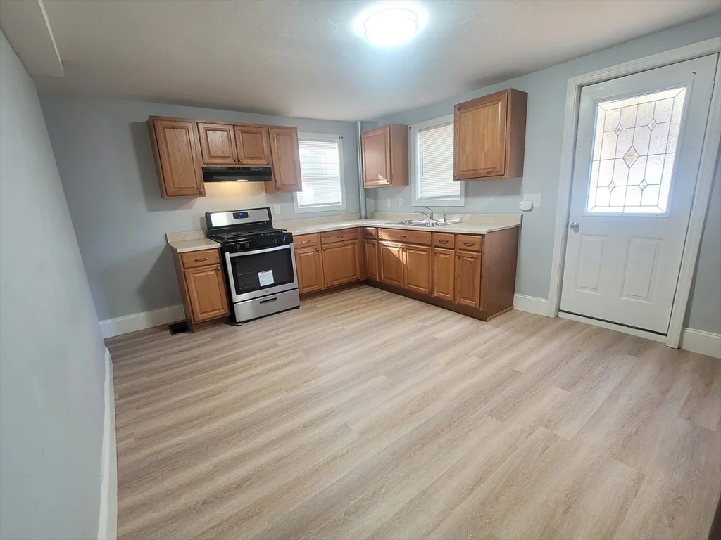 2 bed, 1 bath apartment for rent at 237 Colburn St Unit 237, Dedham — photo 6 of 16