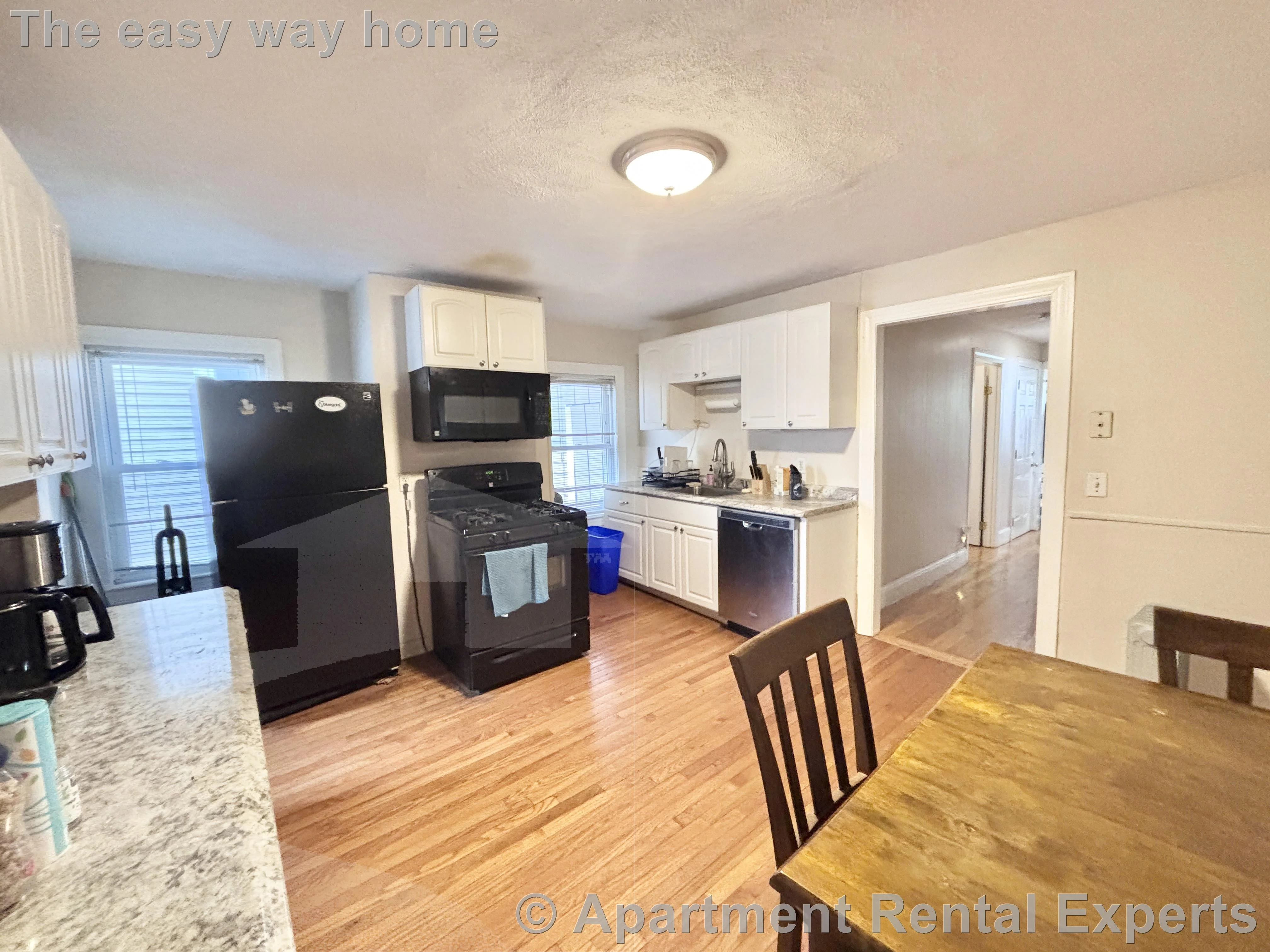 3 bed, 1 bath apartment for rent at 237 Columbia St Unit 1, Central Square — photo 4 of 12