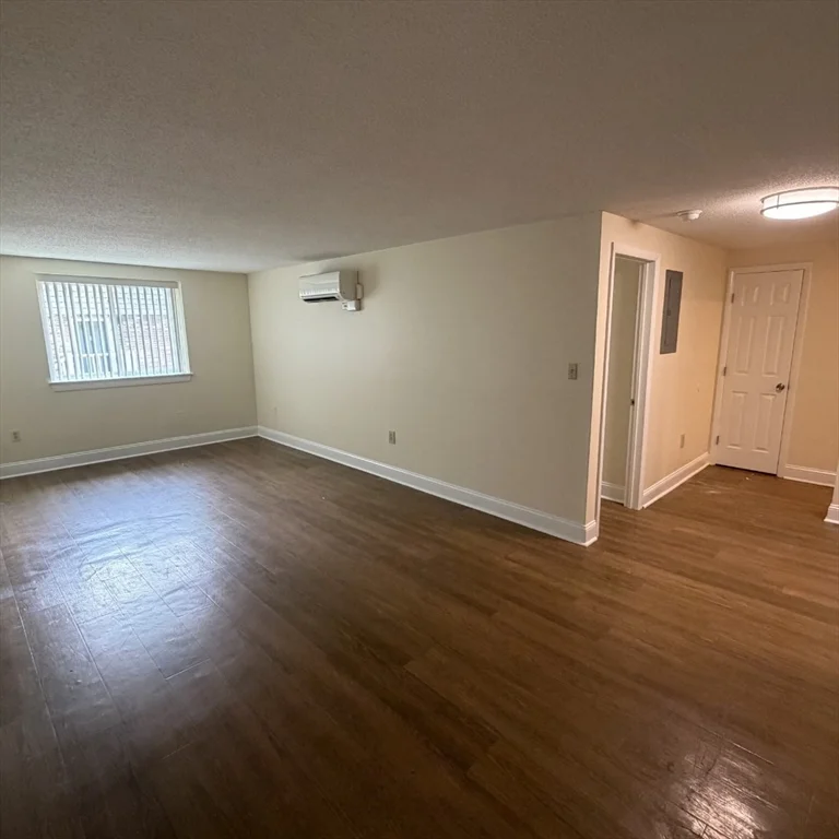 1 bed, 1 bath apartment for rent at 237 Garden St Unit 243-8, Neighborhood Nine — photo 3 of 9