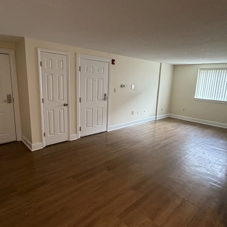 1 bed, 1 bath apartment for rent at 237 Garden St Unit 243-8, Neighborhood Nine — photo 4 of 9