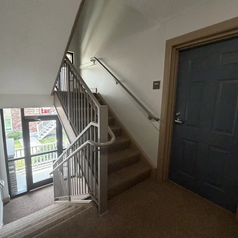 1 bed, 1 bath apartment for rent at 237 Garden St Unit 243-8, Neighborhood Nine — photo 2 of 9