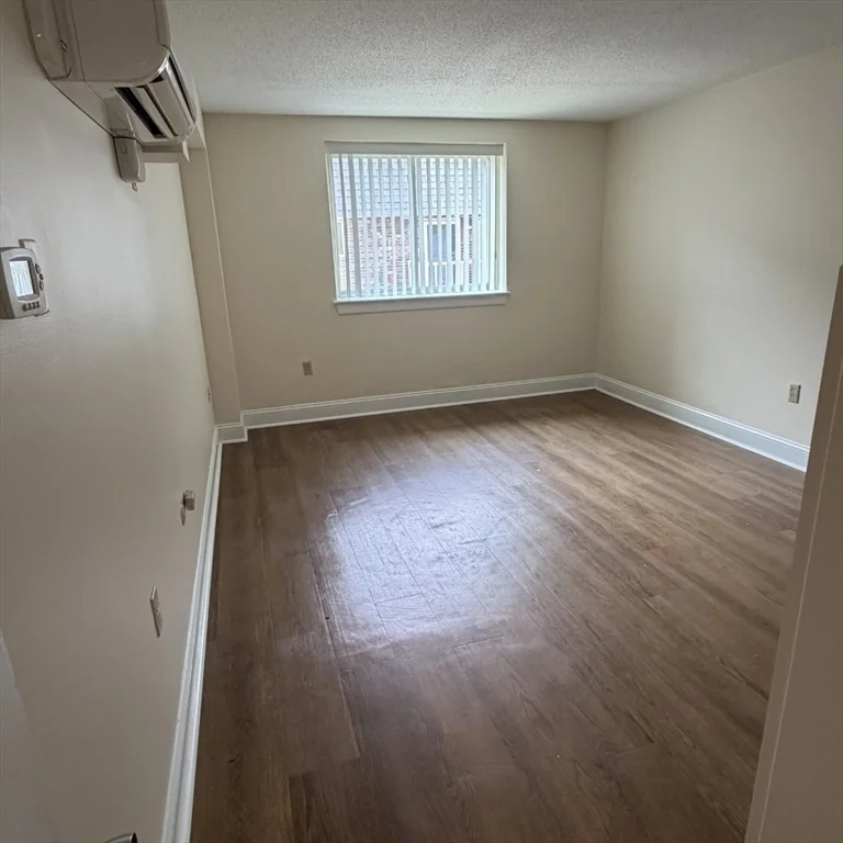 1 bed, 1 bath apartment for rent at 237 Garden St Unit 243-8, Neighborhood Nine — photo 6 of 9