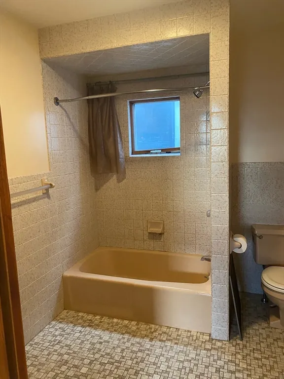 1 bed, 1 bath apartment for rent at 237 Lexington St Unit 3, East Boston — photo 7 of 13