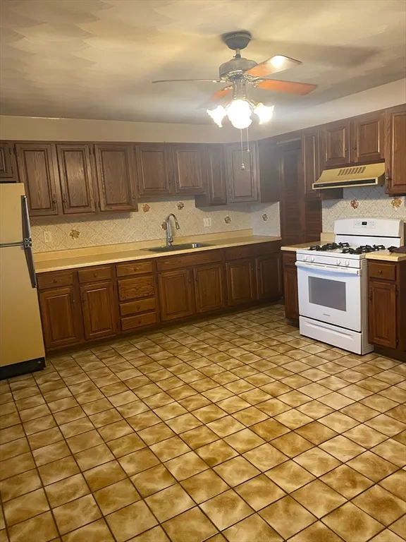 1 bed, 1 bath apartment for rent at 237 Lexington St Unit 3, East Boston — photo 12 of 13